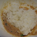 焼酎酒場くろうま - 「くろうま」　カワハギの肝和えの残りにご飯を入れていただきます☆