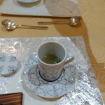 トゥ・ラ・ジョア - 鰻の骨スープ