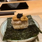 鮨 由う - 北海道噴火湾産 毛蟹と唐津産アカウニ軍艦 由うオリジナルキャビアのせ