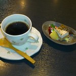 和創酒膳 零 - ランチセットのデザートとコーヒー