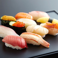 上握り寿司セット 旬のにぎり10貫・味噌汁付き