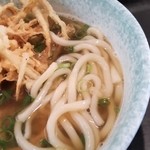 つるや - 麺は五島うどんのような感じです。