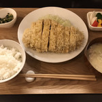 とんかつ成蔵 - TOKYO Xのリブロースかつ定食