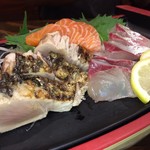 Gochisouya Kaiba - 三種盛りが四種盛りでした
                        しまあじ・カンパチ・サーモン・鰹 どれも美味
