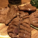 熟成肉と手作りソーセージの旨安ワイン酒場炭焼グリル　孫三郎 - 