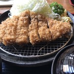 Tonkatsu Furukawa - ロースカツ定食 120g 1300円。