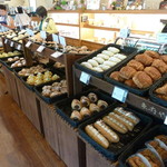 ベーカリー＆テーブル 東府や 足湯カフェ - 美味しそうなパン２