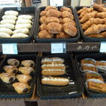 ベーカリー＆テーブル 東府や 足湯カフェ - 美味しそうなパン４