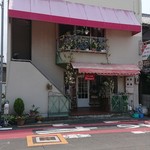 ブーケ - 店入口は二階です