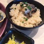 レカイエ オイスターバー - 牡蛎づくしセットの炊き込みご飯
