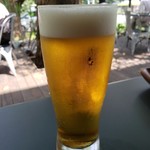 112444480 - テラスで冷えた生ビールを昼間から