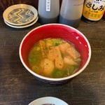 Gohandokoro Ishii - つみれ味噌汁か赤出汁を選べる
                        写真はつみれ味噌汁