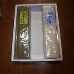 餅文総本店 - 期間限定 新米ういろ 抹茶＆白