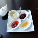 カフェアロンジ - スコーンのジャム等