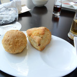 カフェアロンジ - スコーン（プレーン・くるみ）