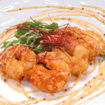 Plump shrimp tempura with white chili sauce (4 pieces)