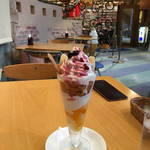 クリックス - 地下のアウトドアショップと続いています。地下は、釣りと自転車のコーナーです。