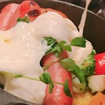 ワイン×チーズ料理専門店 チーズチーズカフェ - 