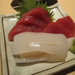 鮮魚・お食事処 山正 - まぐろといかの刺身500円