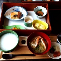 生簀割烹　海幸 - 