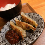tsunemarubaigamushara - Aセット（餃子3個＋ライス） 餃子には肉味噌がついてくる