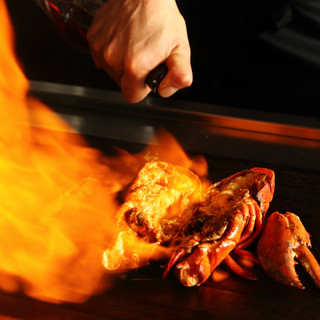 Teppanyaki cuisine that you can enjoy with all five senses! “Live” cooking full of immersion!