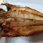 丸亀名産店 - アジの干物(3枚で1080円)