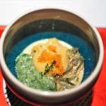 エクアトゥール - トマト風味コンソメの冷製フラン　雲丹　たたきオクラ　じゅんさい　とびっこ