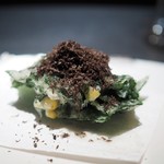 エクアトゥール - 明日葉とコーンのフリット　山盛り黒トリュフ　塩