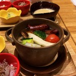 炙り厚切り牛タン たん屋びぜん - 牛たんソーセージと季節野菜のポトフ。