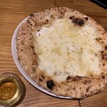 Pizzeria CUORERUDINO - クアトロ・フロマッジ