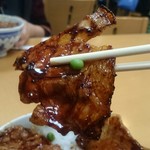 ぱんちょう - 伝統のタレをまとった究極の豚肉