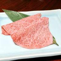 肉割烹 肉かぶく - 【名物】特選Ａ５サーロインのひとくち焼きすき丼のお肉