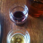 FAbULOUS - 生ブルーチーズケーキについてくるブルーベリーソースとハチミツ