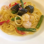 ナポリの食卓 - エビと夏野菜のクリームバーニャカウダ風