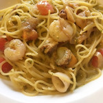 ナポリの食卓 - 海の幸のバジル