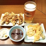 天丼てんや - 天ぷら＆生ビールセット(天ぷらは海老・いか・れんこん・おくら)とうなぎ蒲焼きの天ぷら4切れ