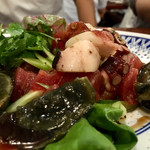 大衆中遊華食堂 八戒 - ピータンと海鮮の盛合せ