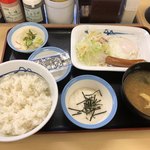 松屋 - 松屋のソーセージエッグ定食400円に選べる小鉢はところを！