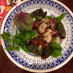 大衆中遊華食堂 八戒 - ピータンと海鮮の盛合せ