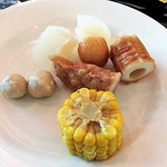 Cathay Pacific First and Business Class Lounge - 