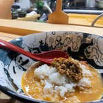 馳走 かねこ - 冷やし中華の最後にごはん、ピリ辛肉味噌を追加