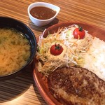 びっくりドンキー - レギュラーバーグディッシュランチ200ｇ+ディッシュサラダＷ盛り+ ちょいかけカレー