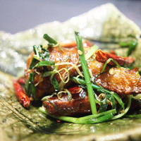 茶禅華 - 麻辣亀鳳（手羽先の中にすっぽん、2種の唐辛子と）