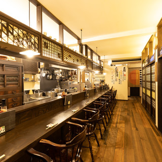 ジャズが流れる懐かしの和モダン。空間も食器もすべて“本物”を