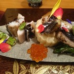 Echigoya - イクラや白いトウモロコシ豆アスパラなどを散りばめて