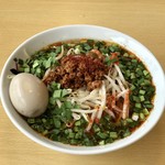 麺屋 しん蔵 - 台湾ラーメン しょうゆ 700円 手揉み平ちぢれ麺 50円 味玉 100円