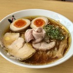 麺屋 しん蔵 - 田舎の醤油 800円 手揉み平ちぢれ麺 50円 味玉 100円