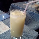 シブ マハール - ランチドリンクは１００円。これはマンゴーラッシー。