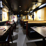 厳選A5黒毛和牛×焼肉食べ放題 令火 - 店内全景